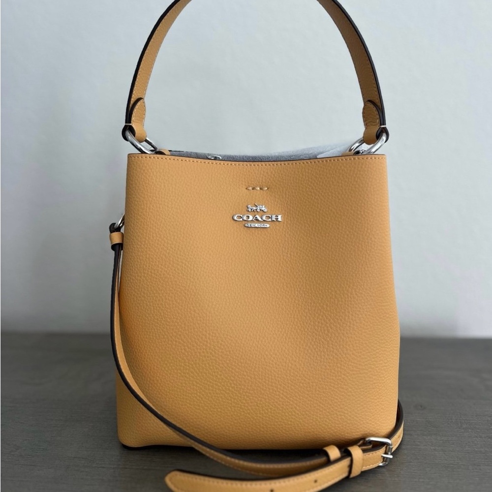 Coach “honeycomb” Shoulder Bag with Structured Design and Silver Accents